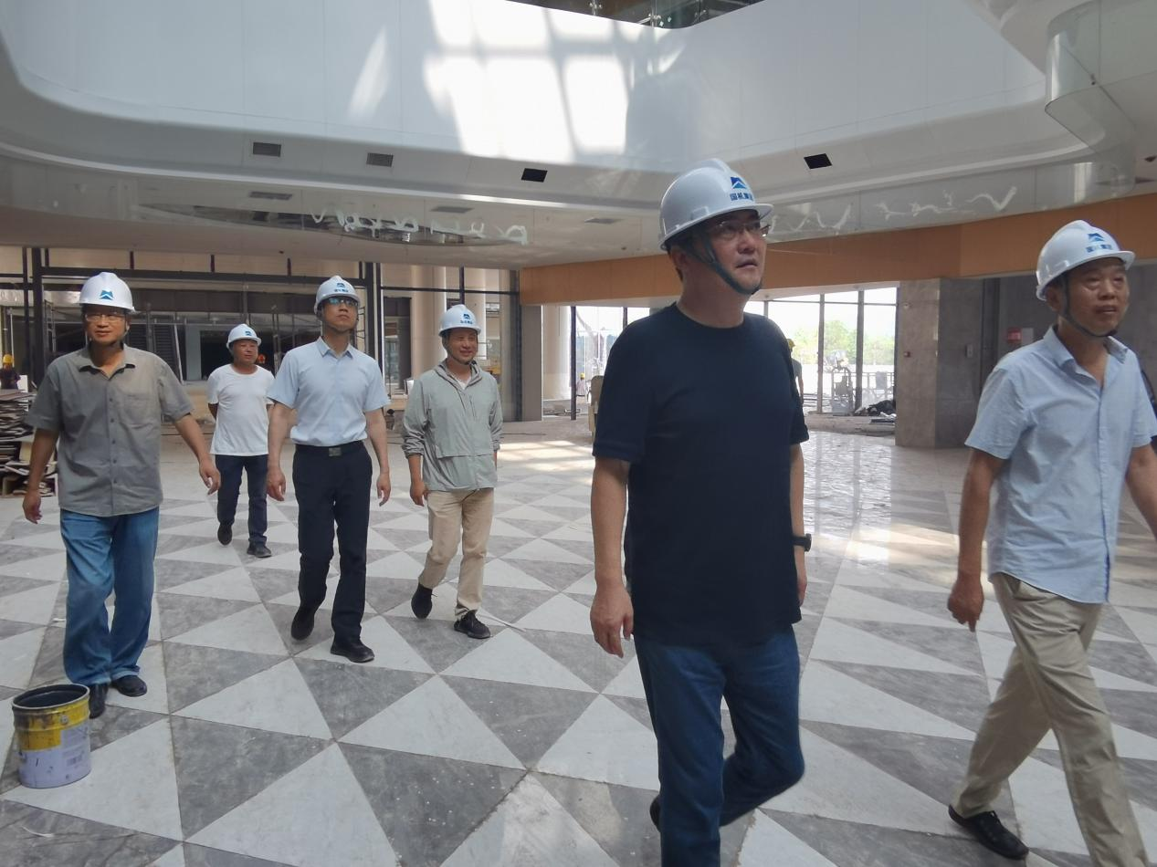 中国浦发副总经理解庆莅临宣城高新区科创中心一期项目检查安全生产工作