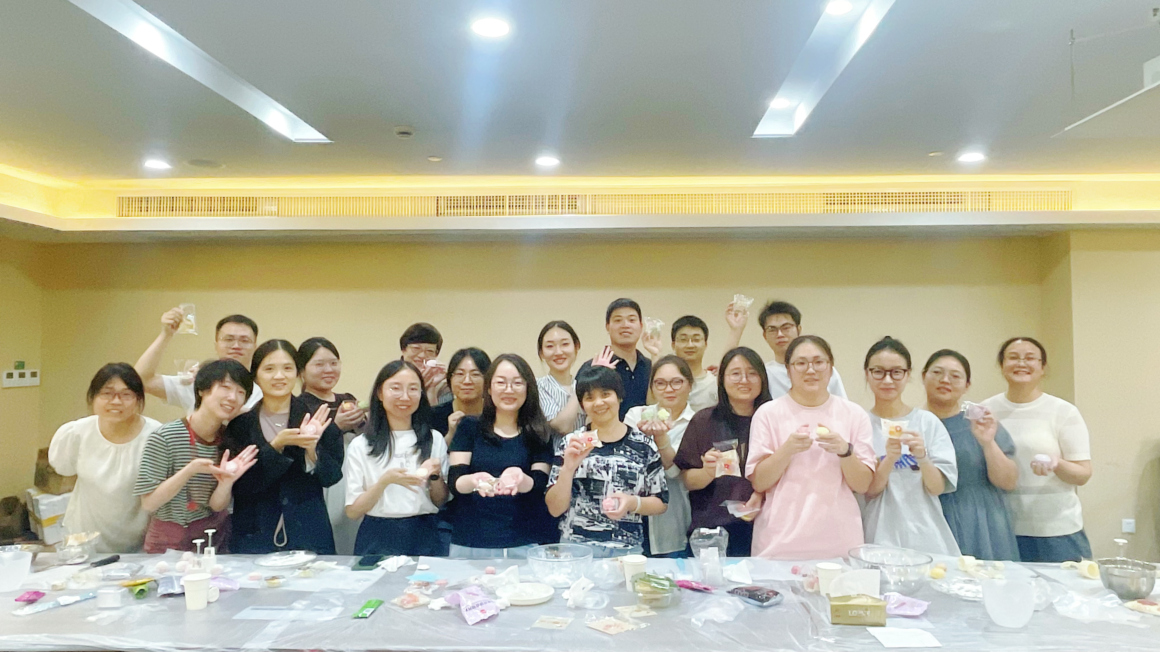 “饼”承心意 情满中秋！中机联合工会组织开展月饼DIY活动
